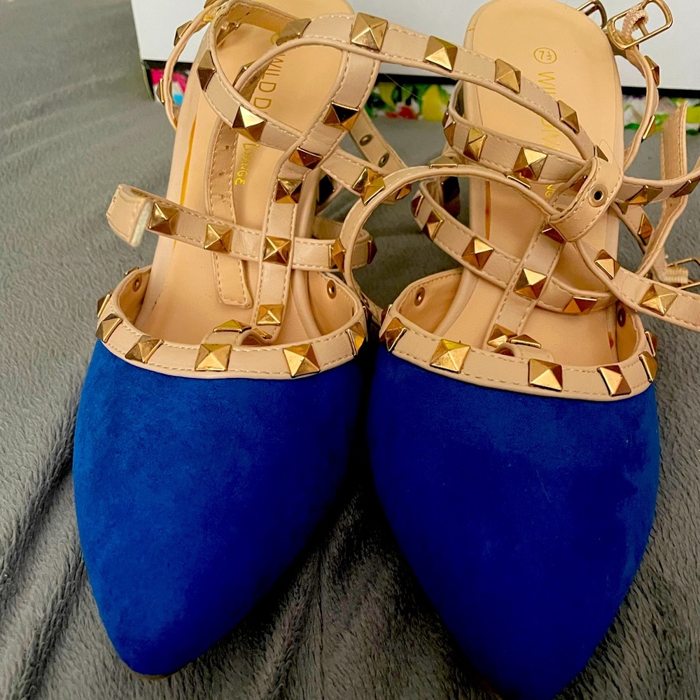 Miss Lola / Lola Shoetique kitten heels, blue studded